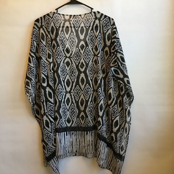 CHICOS SEQUIN EMBELLISHED KIMONO TOP.  SIZE S/M - Picture 5 of 6